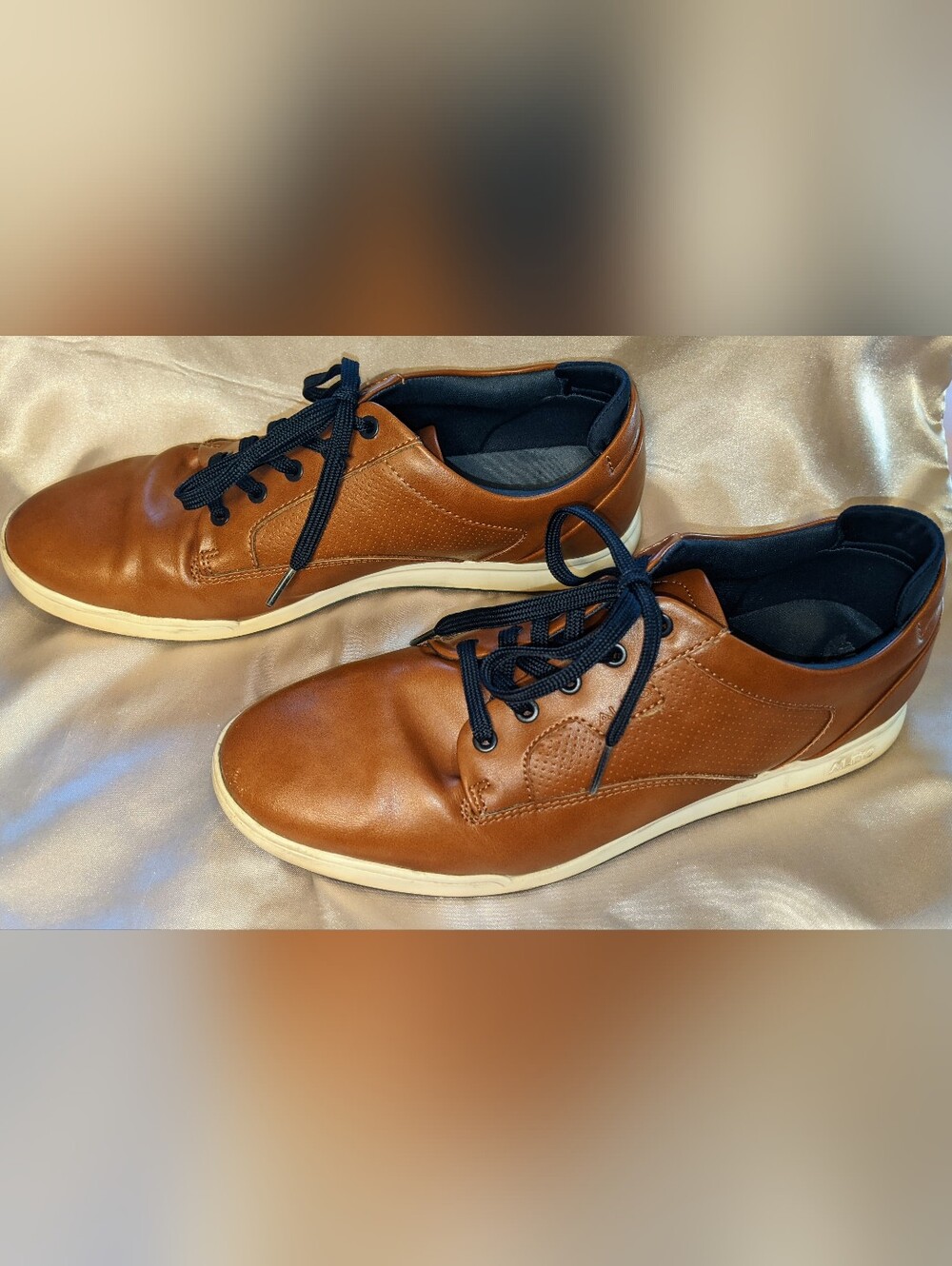 Aldo Men's Oxford Shoes Size Ten, Cognac Brown With Navy Laces And Accents